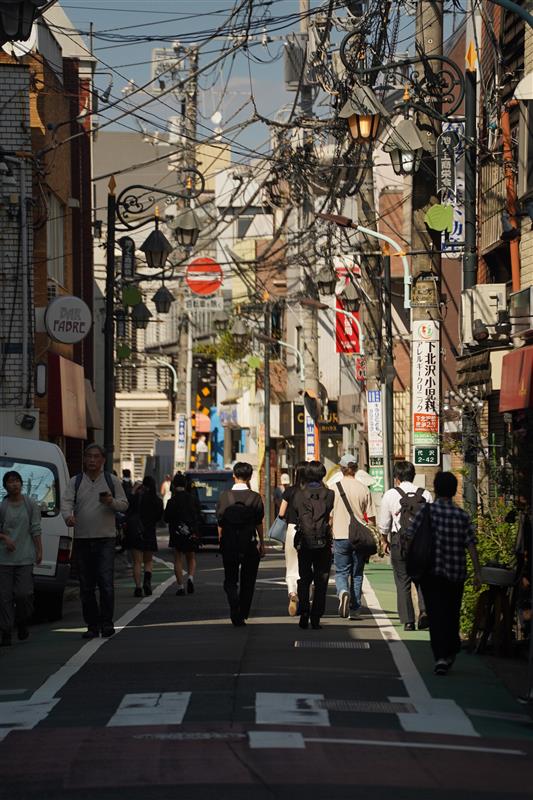 昼の路地